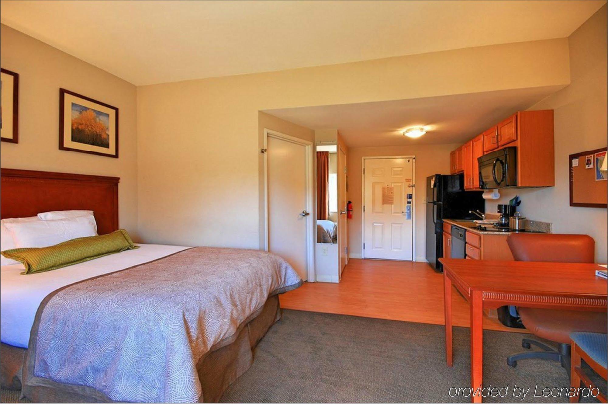 Candlewood Suites Pearl By Ihg Экстерьер фото